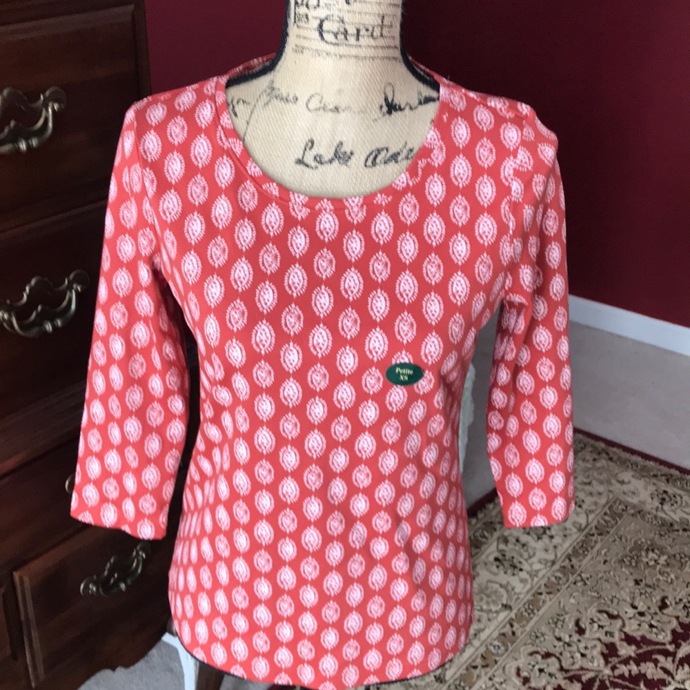 L.L. Bean ladies stylish scoop neck jersey.